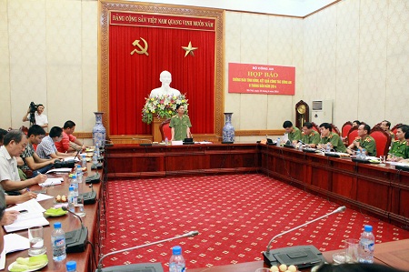 Bộ C&ocirc;ng an họp b&aacute;o th&ocirc;ng b&aacute;o kết quả c&ocirc;ng t&aacute;c 6 th&aacute;ng đầu năm 2014 (Ảnh: ANTĐ)