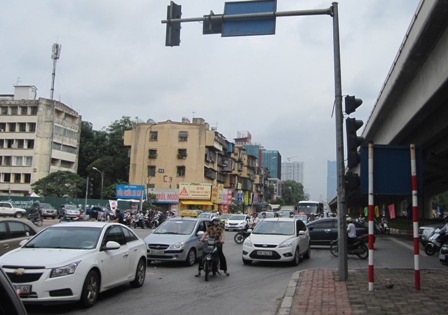 Sau khi ho&agrave;n th&agrave;nh Hầm chui QL6, khu vực n&uacute;t giao Thanh Xu&acirc;n sẽ bớt đi cảnh &ugrave;n tắc v&agrave; lộn xộn như hiện nay