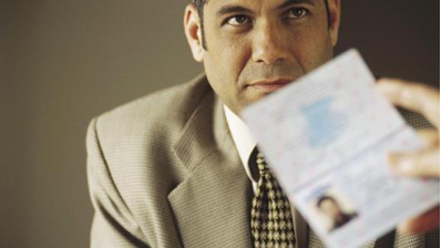 C&oacute; tiền l&agrave; c&oacute; quốc tịch