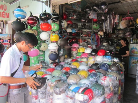 Một cửa h&agrave;ng b&aacute;n MBH tr&ecirc;n đường H&ugrave;ng Vương, TP Huế s&aacute;ng 1/7 đ&atilde; 