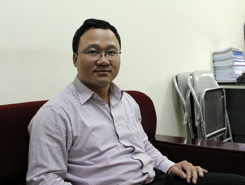 &Ocirc;ng Khuất Việt H&ugrave;ng: 