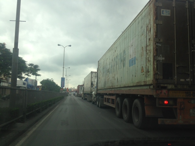 Hầu hết t&igrave;nh trạng trồi sống tr&acirc;u tập trung ở những vị tr&iacute; xe dừng chờ đ&egrave;n đỏ.