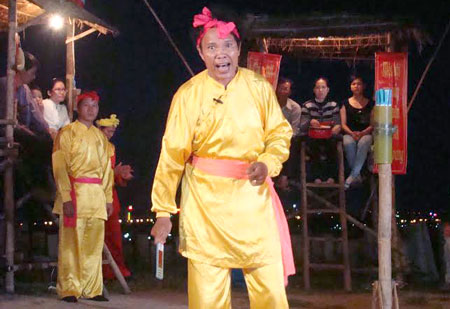 Nghệ nh&acirc;n L&acirc;m Tới