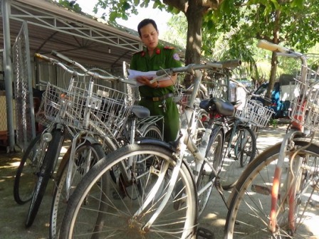 Tang vật xe đạp m&agrave; c&ocirc;ng an đ&atilde; thu lại được từ c&aacute;c đối tượng nh&iacute; trộm cắp