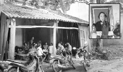 Hiện trường xảy ra vụ &aacute;n mạng v&agrave; di ảnh của nạn nh&acirc;n (ảnh nhỏ) (Ảnh: GĐ&XH)