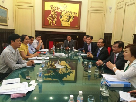 Thứ trưởng Nguyễn Ngọc Đ&ocirc;ng hoan ngh&ecirc;nh Tổ hợp Nh&agrave; đầu tư Tập đo&agrave;n Kumho Asiana v&agrave; Tổng c&ocirc;ng ty đường cao tốc H&agrave;n Quốc đ&atilde; quan t&acirc;m, nghi&ecirc;n cứu v&agrave; đề xuất đầu tư dự &aacute;n 