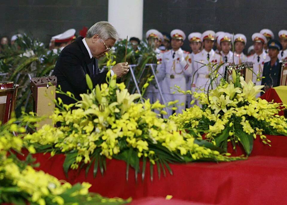 Tổng b&iacute; thư Nguyễn Ph&uacute; Trọng lặng đi rất l&acirc;u trước 