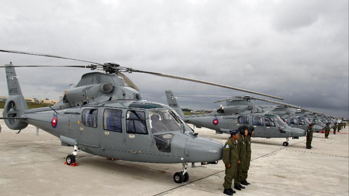 C&aacute;c trực thăng Z-9 do Trung Quốc sản xuất để giao cho Campuchia hồi năm 2013. Tin cho biết, trực thăng bị rơi s&aacute;ng nay 14/7 l&agrave; một trong số n&agrave;. Ảnh: T&acirc;n Hoa X&atilde;