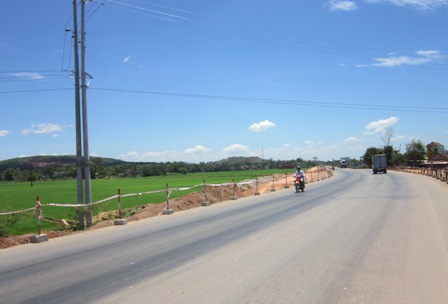 Thi c&ocirc;ng tại Dự &aacute;n mở rộng QL1 đoạn quy huyện Mộ Đức, tỉnh Quảng Ng&atilde;i