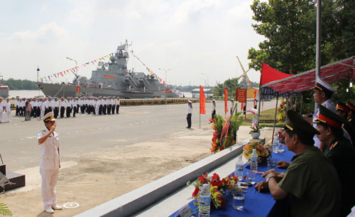 Cận cảnh 2 t&agrave;u ph&aacute;o-t&ecirc;n lửa đầu ti&ecirc;n do Việt Nam đ&oacute;ng - 6