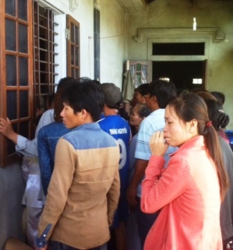 Người nh&agrave; b&agrave;ng ho&agrave;ng trước sự việc mẹ con sản phụ L&ecirc; Thị Thu tử vong bất thường tại bệnh viện