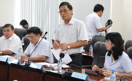 Ph&oacute; Tổng Thanh tra Ch&iacute;nh phủ Ng&ocirc; Văn Kh&aacute;nh (người đứng) th&ocirc;ng b&aacute;o về việc c&ocirc;ng bố kết luận