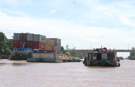 Tuyến k&ecirc;nh Chợ Gạo mỗi ng&agrave;y c&oacute; tr&ecirc;n 1.000 lượt phương tiện lưu th&ocirc;ng