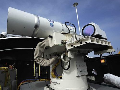  Hệ thống vũ kh&iacute; laser của Hải qu&acirc;n Mỹ. Ảnh: US Navy