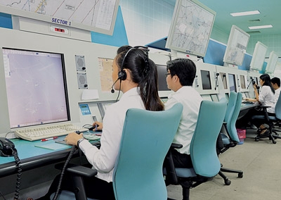 Trường hợp thời tiết dưới ti&ecirc;u chuẩn khai th&aacute;c tối thiểu Kiểm so&aacute;t vi&ecirc;n kh&ocirc;ng lưu phải cấp huấn lệnh chuyển hướng t&agrave;u bay đi s&acirc;n bay dự bị