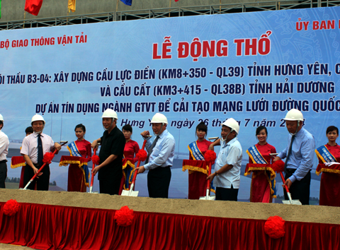 Bấm n&uacute;t, động thổ x&acirc;y dựng thay thế 3 cầu yếu.