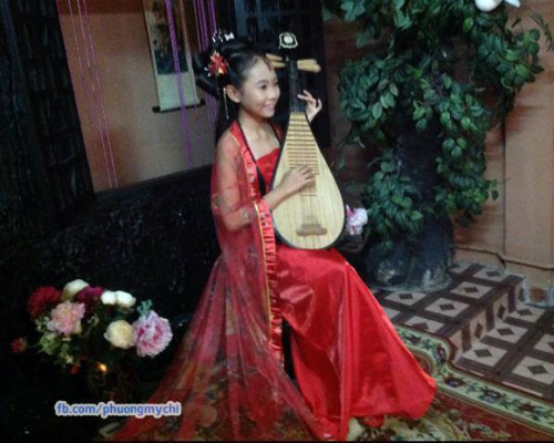 Ngay khi vừa đăng tải, c&aacute;c bộ ảnh nhanh ch&oacute;ng thu h&uacute;t sự quan t&acirc;m của người h&acirc;m mộ. Rất nhiều cư d&acirc;n mạng đều khen Phương Mỹ Chi xinh xắn v&agrave; h&oacute;a th&acirc;n th&agrave;nh nh&acirc;n vật n&agrave;o cũng dễ thương.