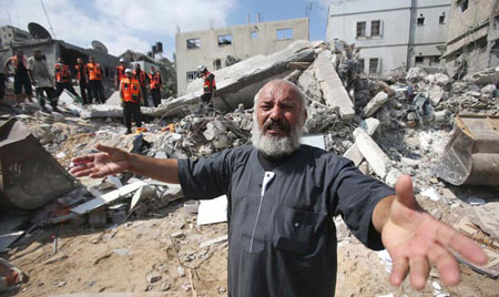 Trường học của LHQ ở Dải Gaza chỉ c&ograve;n l&agrave; đống đổ n&aacute;t sau trận ph&aacute;o k&iacute;ch của Israel