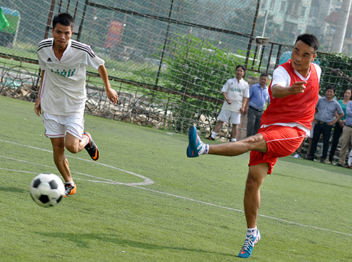 Trận đấu giữa đội Báo Giao thông và Công ty CP Tasco