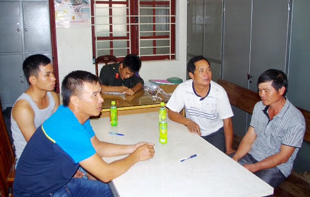 4 người khai nhận l&agrave; c&aacute;n bộ c&ocirc;ng chức Cảng Hải Ph&ograve;ng bị bắt giữ về h&agrave;nh vi đ&aacute;nh bạc