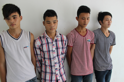 C&aacute;c đối tượng (từ tr&aacute;i qua phải): Ba, T&uacute;, T&acirc;m v&agrave; Tuấn tại cơ quan điều tra