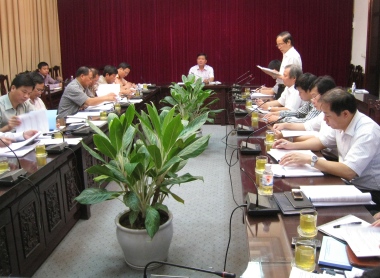 Cục trưởng Cục ĐTNĐ VN Trần Văn Cừu b&aacute;o c&aacute;o Bộ trưởng