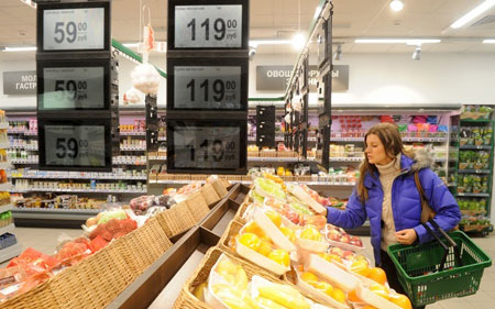 Cả Nga v&agrave; ch&acirc;u &Acirc;u đều thiệt hại h&agrave;ng tỉ euro v&igrave; lệnh cấm nhập khẩu thực phẩm của Nga