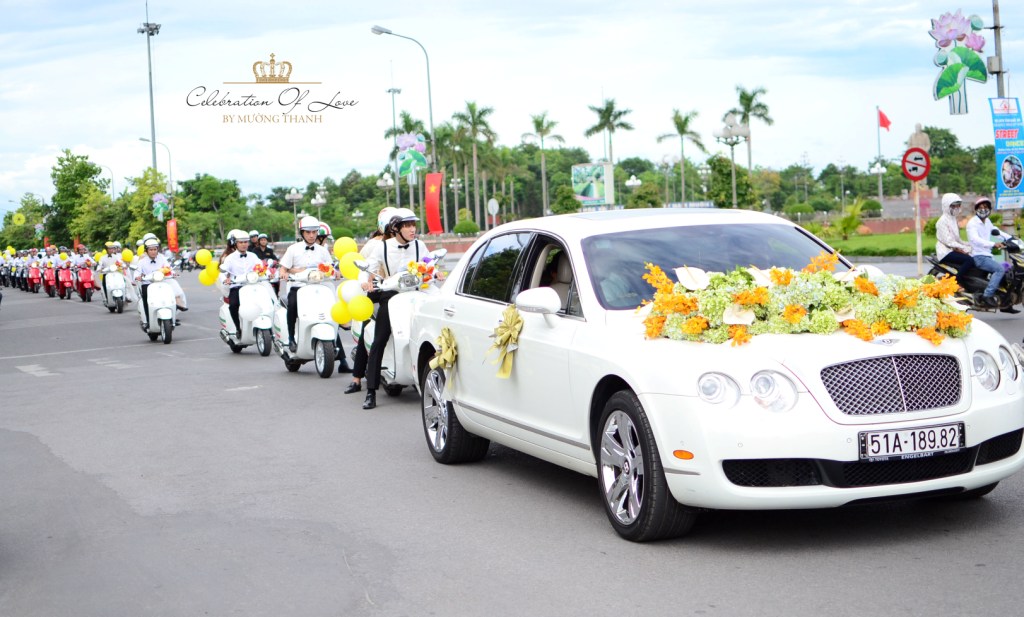  Đo&agrave;n xe nối d&agrave;i tr&ecirc;n c&aacute;c con phố của Th&agrave;nh Vinh