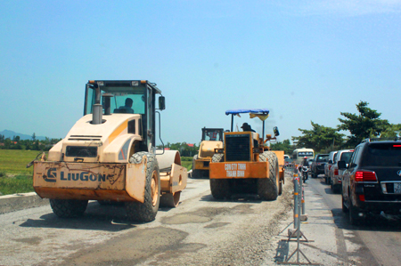 C&aacute;c dự &aacute;n mở rộng, n&acirc;ng cấp QL1 đ&atilde; giải ng&acirc;n kế hoạch được giao tương đối tốt