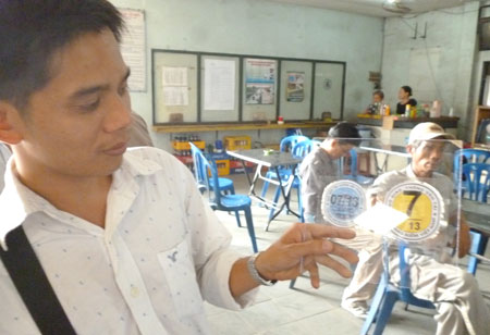 Nhiều tem kiểm định xe cơ giới, GPLX vẫn bị l&agrave;m giả