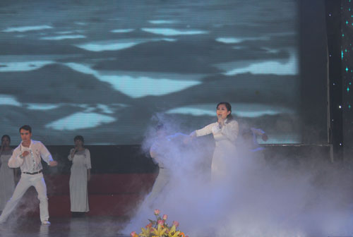 Miền xa thẳm - Tổng C&ocirc;ng ty x&acirc;y dựng C&ocirc;ng tr&igrave;nh giao th&ocirc;ng 1 đạt giải Bạc đơn ca nữ