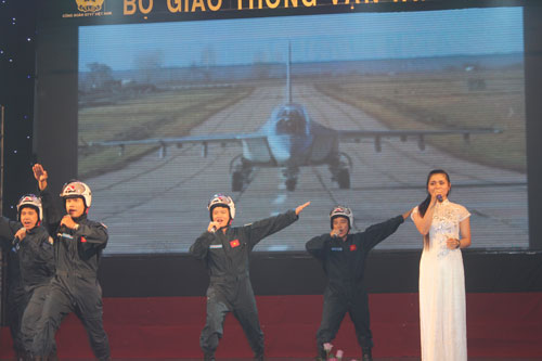 Phi đội ta xuất k&iacute;ch - Cảng h&agrave;ng kh&ocirc;ng quốc tế Đ&agrave; Nẵng đạt giải Bạc 