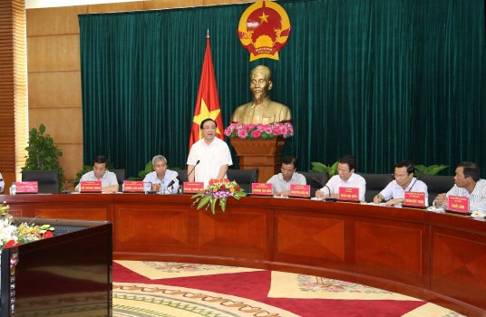 Ph&oacute; Thủ tướng y&ecirc;u cầu kh&ocirc;ng l&ugrave;i tiến độ dự &aacute;n