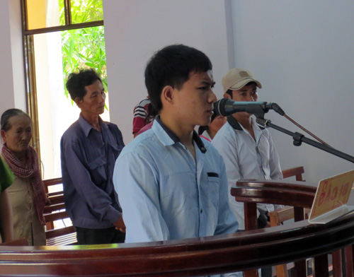 Bị c&aacute;o T&acirc;m nghe tuy&ecirc;n &aacute;n - Ảnh: Nguyễn Long