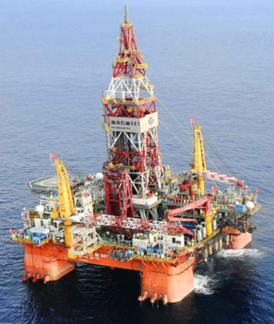 Gi&agrave;n khoan Haiyang Shiyou 981 hạ đặt tr&aacute;i ph&eacute;p trong v&ugrave;ng đặc quyền kinh tế v&agrave; thềm lục địa VN đ&atilde; buộc phải &ldquo;r&uacute;t lui&rdquo;