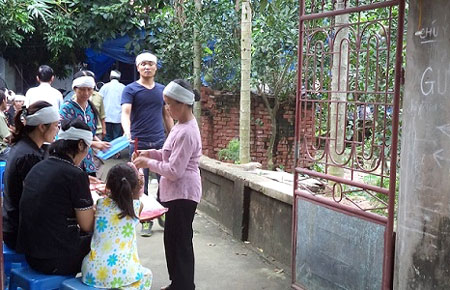 Đ&aacute;m tang đau thương tại nh&agrave; b&agrave; Tỉnh