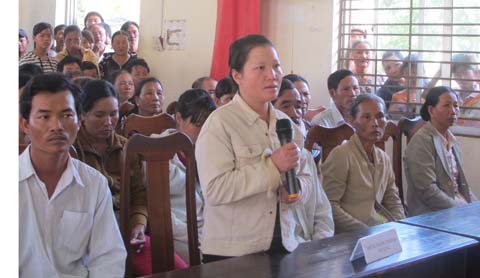 Vợ bị c&aacute;o xin giảm &aacute;n cho chồng tại phi&ecirc;n t&ograve;a.