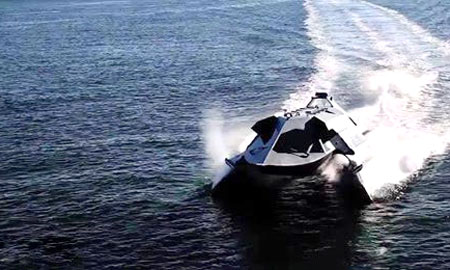 Juliet l&agrave; một trong những c&ocirc;ng ty hiếm hoi tự bỏ tiền đầu tư nghi&ecirc;n cứu v&agrave; ho&agrave;n thiện sản phẩm phục vụ cho hải qu&acirc;n Mỹ khi Lầu Năm G&oacute;c chưa cam kết mua h&agrave;ng. Tuy nhi&ecirc;n, sản phẩm n&agrave;y ra đời dựa v&agrave;o những nhu cầu thực sự của hải qu&acirc;n, đặc biệt l&agrave; sau vụ tấn c&ocirc;ng t&agrave;u khu trục USS Cole ở Yemen năm 2000 l&agrave;m 17 thủy thủ thiệt mạng.