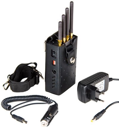 Nhiều thiết bị ph&aacute; s&oacute;ng GPS, 3G được rao b&aacute;n c&ocirc;ng khai tr&ecirc;n mạng Ảnh: CHÁNH TRUNG