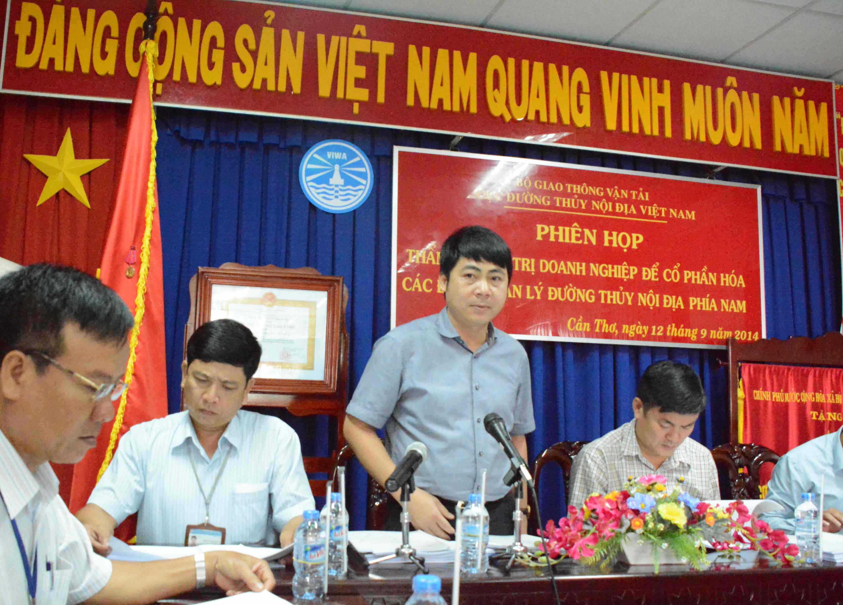 &Ocirc;ng Ho&agrave;ng Minh To&agrave;n, Cục ph&oacute; Cục QLĐTNĐ Việt Nam, chủ tr&igrave; phi&ecirc;n họp thẩm tra gi&aacute; trị doanh nghiệp