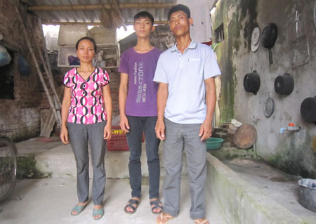 Gia đ&igrave;nh thủ khoa ngh&egrave;o Nguyễn Văn Sơn