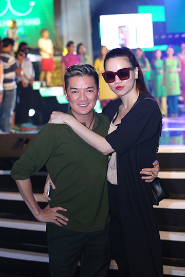 Mới đ&acirc;y, Đ&agrave;m Vĩnh Hưng c&ograve;n l&ecirc;n tiếng bảo vệ Hồ Ngọc H&agrave; trước th&ocirc;ng tin c&oacute; một nh&oacute;m fan tẩy chay nữ ca sĩ tại MTV EMA 2014.