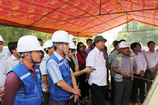 Bộ trưởng đ&ocirc;n đốc c&aacute;c đơn vị thi c&ocirc;ng tập trung thi c&ocirc;ng để ho&agrave;n th&agrave;nh sớm dự &aacute;n