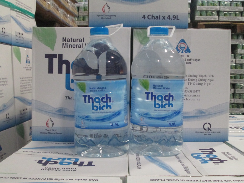 Nước kho&aacute;ng Thi&ecirc;n nhi&ecirc;n Thạch B&iacute;ch b&igrave;nh 4,9 l&iacute;t