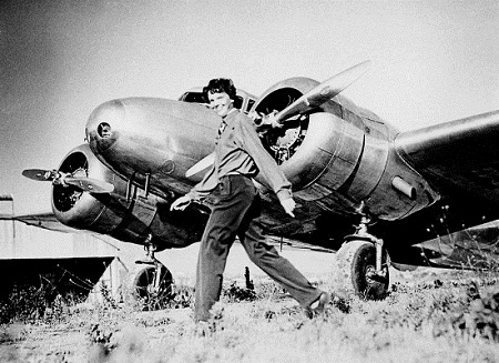 Nữ phi c&ocirc;ng huyền thoại Amelia Earhart 