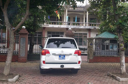 Chiếc &ocirc; t&ocirc; trị gi&aacute; gần 4 tỷ đồng mang BKS 38A-000.23