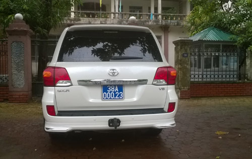 Chiếc Land Cruiser GX.R V8 mang biển c&ocirc;ng vụ 38A-00023 do &ocirc;ng Hồ Anh Tuấn thường sử dụng chưa được đăng k&yacute;. Ảnh: Dũng Sinh.