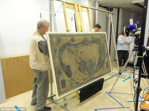 Dự kiến c&aacute;c chuy&ecirc;n gia sẽ c&oacute; thể thu thập th&ocirc;ng tin ẩn tr&ecirc;n bản đồ trong v&ograve;ng v&agrave;i th&aacute;ng nữa &ndash; (Ảnh: Chet Van Duzer)