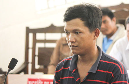 Bị c&aacute;o Ph&aacute;t tại phi&ecirc;n t&ograve;a