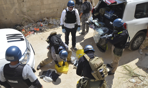 Đội điều tra vũ kh&iacute; ho&aacute; học quốc tế tại hiện trường